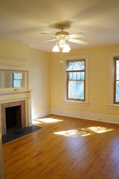 Building Photo - 116 Linden Ave