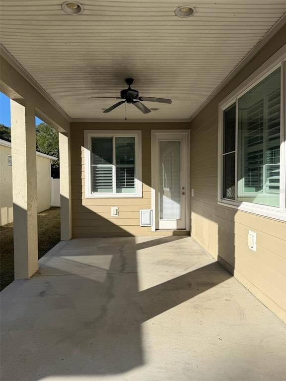 Building Photo - 2503 NE 33rd Ct