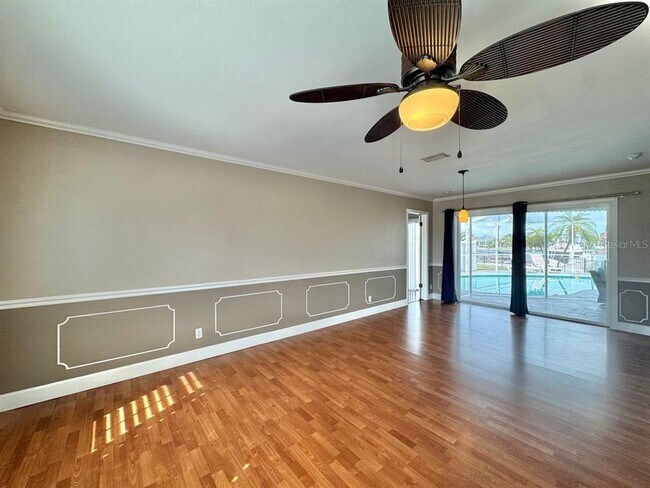 Building Photo - 6316 Lake Sunrise Dr