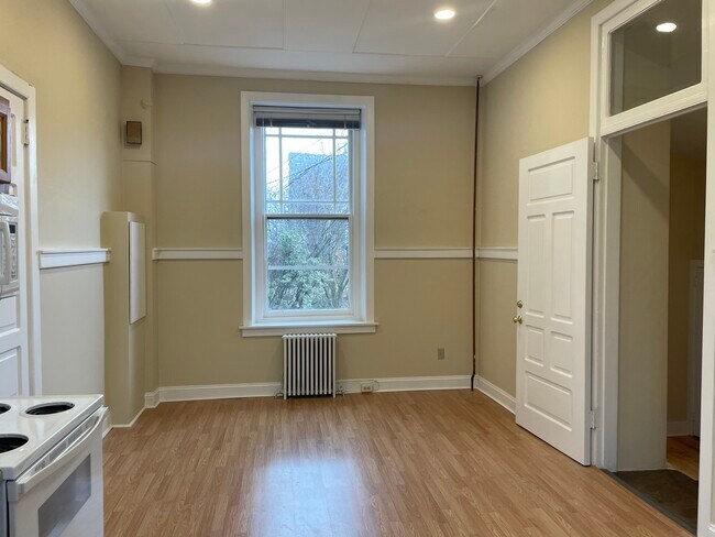 Kitchen/potential office area - 181 E Court St