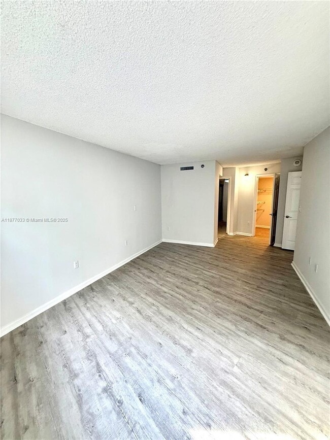 Building Photo - 2855 W Commercial Blvd