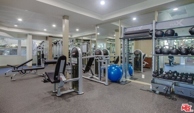 Building Photo - 1401 Ambassador St