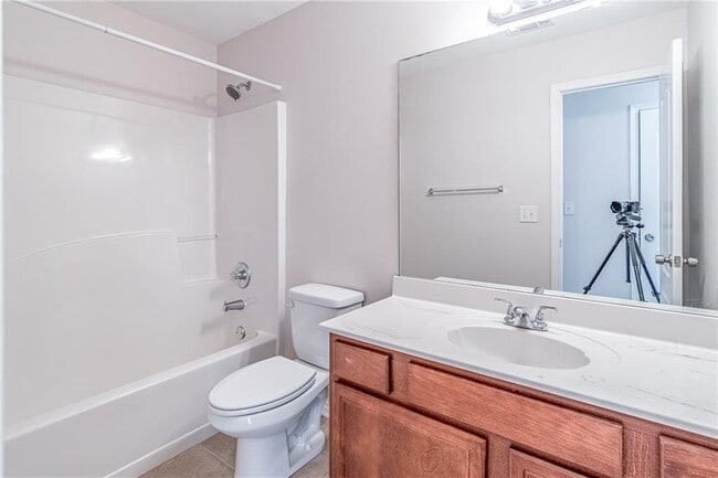 Building Photo - 2849 Suttonwood Way NE