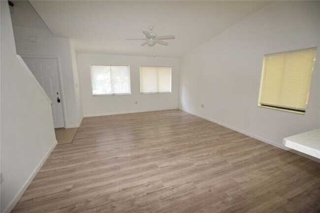 Building Photo - 904 Sumter St