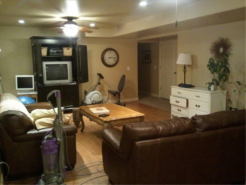 Building Photo - 1287 Reese Dr