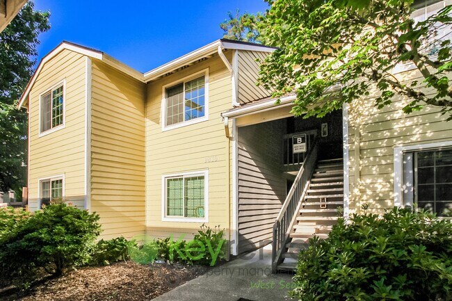 Building Photo - **Rent Special: Free month of rent!** Remodeled 2BR/2BA Walkable to Westwood Village, Transit, Pa...