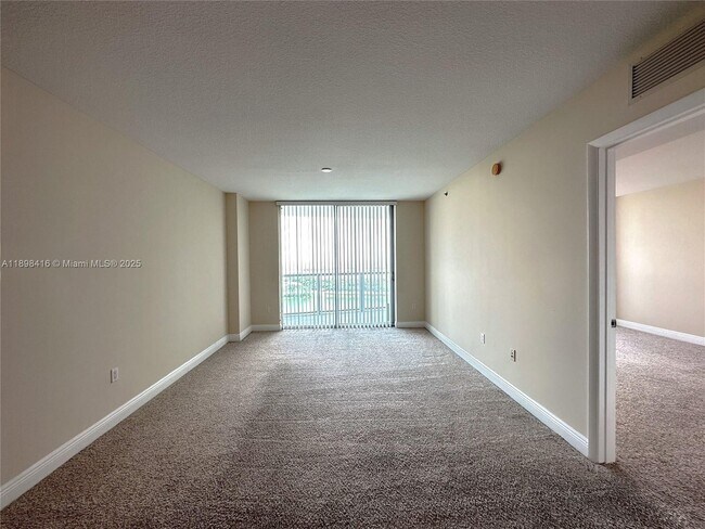 Building Photo - 2681 N Flamingo Rd