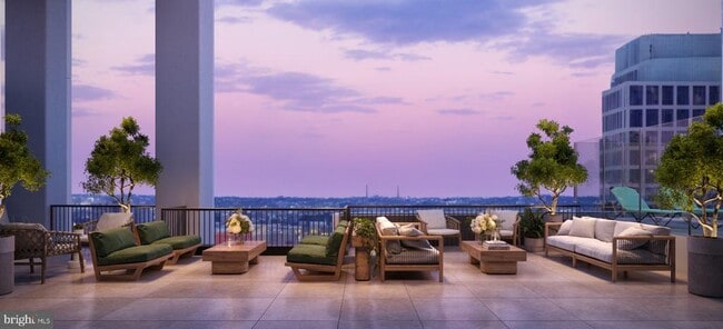 Building Photo - 2051 S Bell St