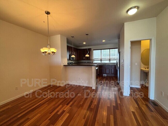 Building Photo - 447 S Quay St