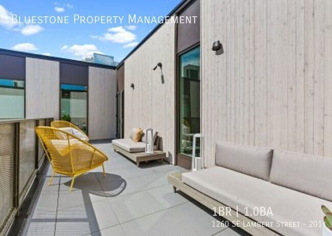 Building Photo - 1260 SE Lambert St