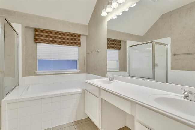 Building Photo - 6205 Clarion Dr