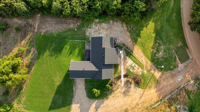 Building Photo - Spacious 5-Bedroom Home on 1.5+ Acres in West Side School District