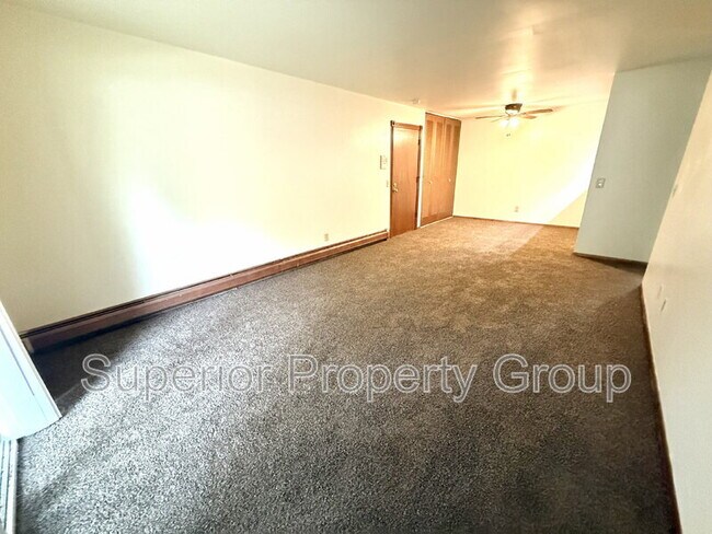 Building Photo - 2404 Independence Ln