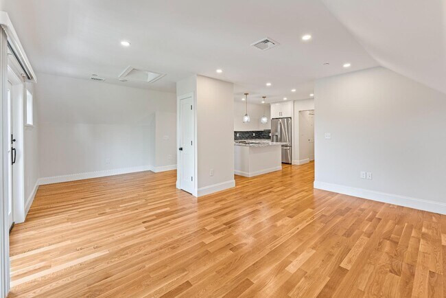 Building Photo - 48-50 Water st - Unit 3