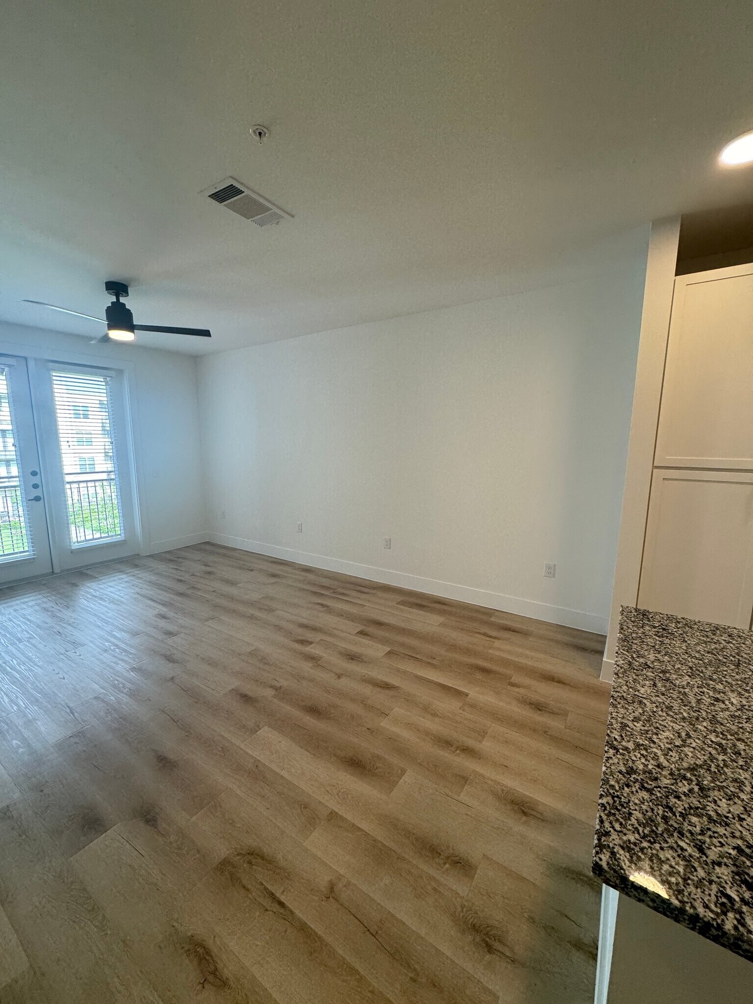 Building Photo - 2343 Portman Ave