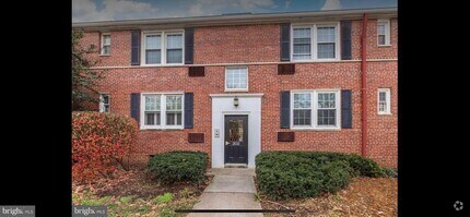 Building Photo - 202 N George Mason Dr