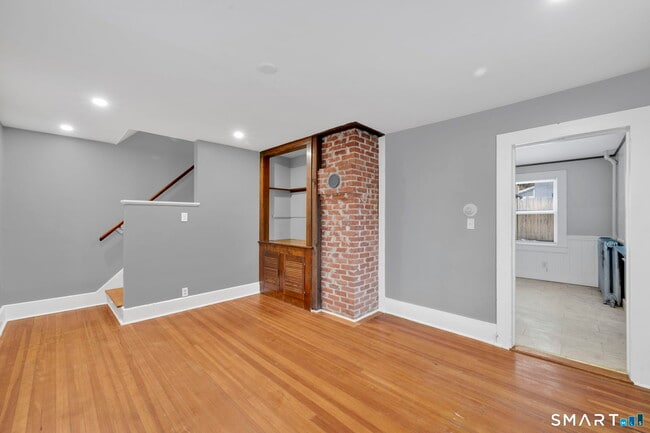 Building Photo - 37 Bushy Hill Rd