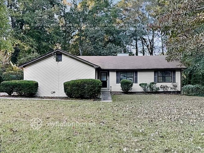 Building Photo - 820 Cedar Lake Dr SE