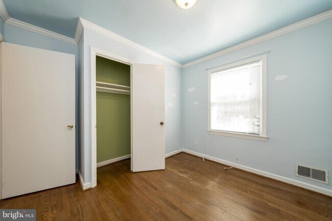 Building Photo - 4305 Oglethorpe St