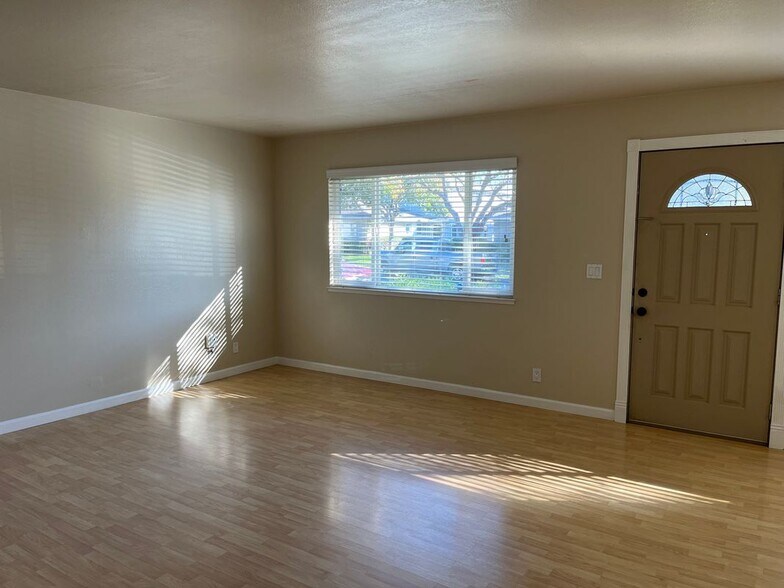 Building Photo - 5489 Judith St