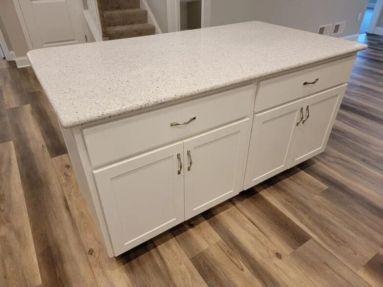 Building Photo - 605 White Chapel Rd