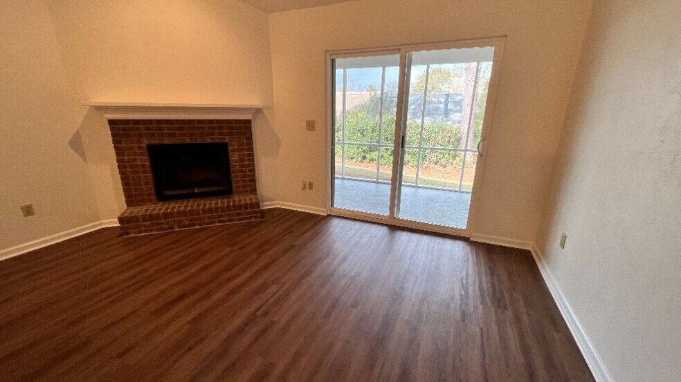 Building Photo - 818 Jamestown Ct