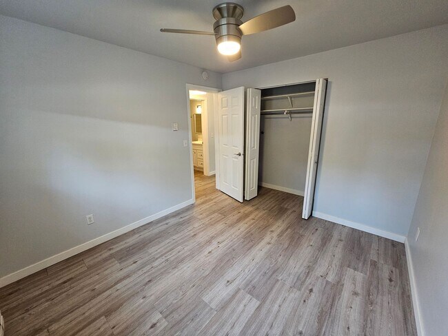 Building Photo - 301 N Raymond Rd
