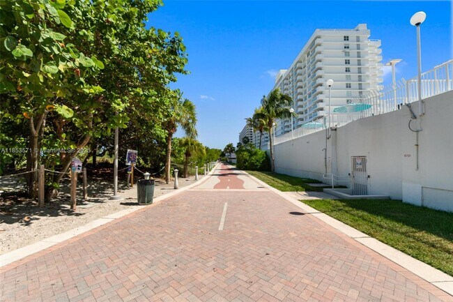 Building Photo - 5701 Collins Ave