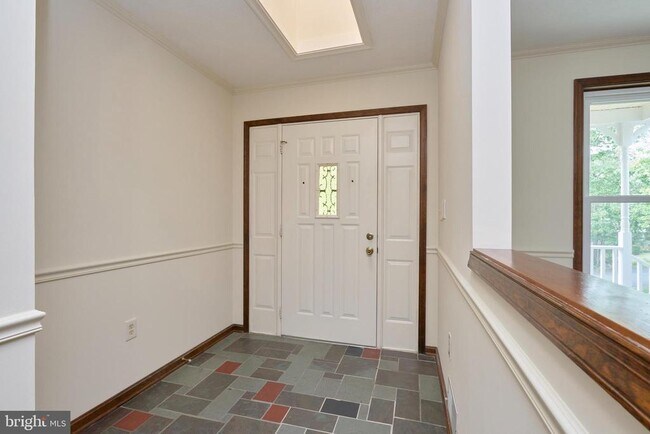 Building Photo - 8332 Hilltop Ave