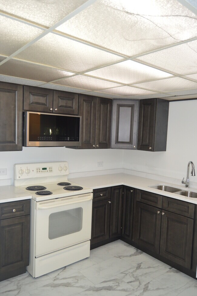 Building Photo - 13200 W Heiden Cir