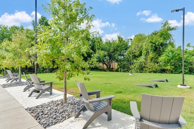 Building Photo - 1356 Provident Dr