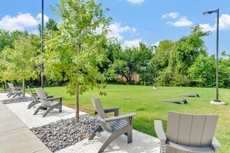 Building Photo - 1408 Izzy Ln