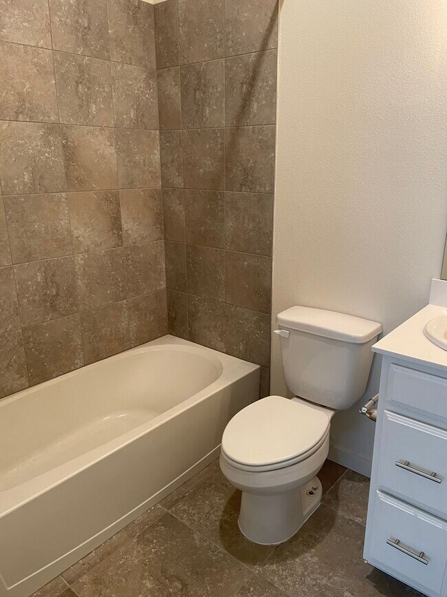 Building Photo - 505 Logan Jacob Ln