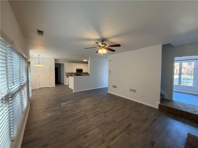 Building Photo - 505 Summer Breeze Ct.