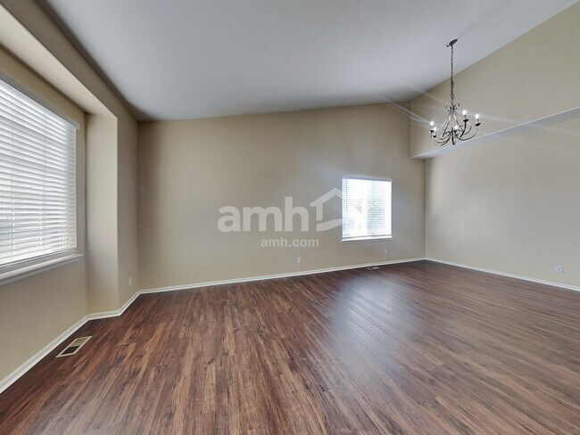 Building Photo - 257 Chapel Hill Dr