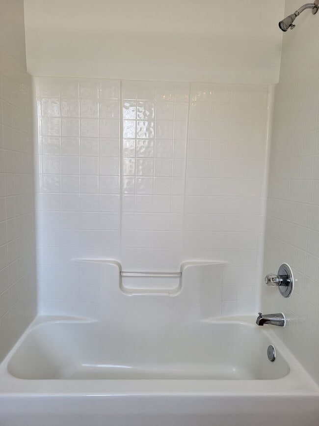 Building Photo - 3 bedroom home in Birkdale