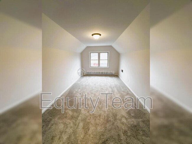 Building Photo - 10920 Crystalhill Ct