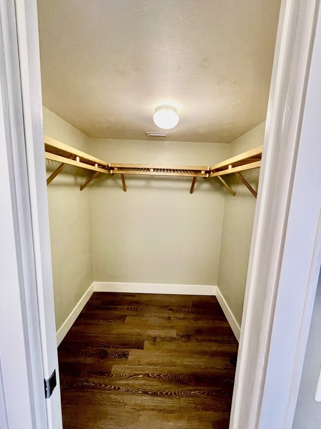 Building Photo - 15493 Admiralty Cir
