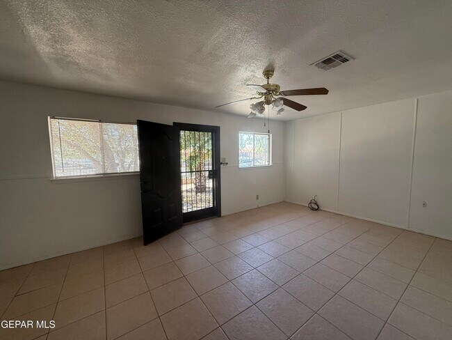 Building Photo - 7289 Mimosa Ave