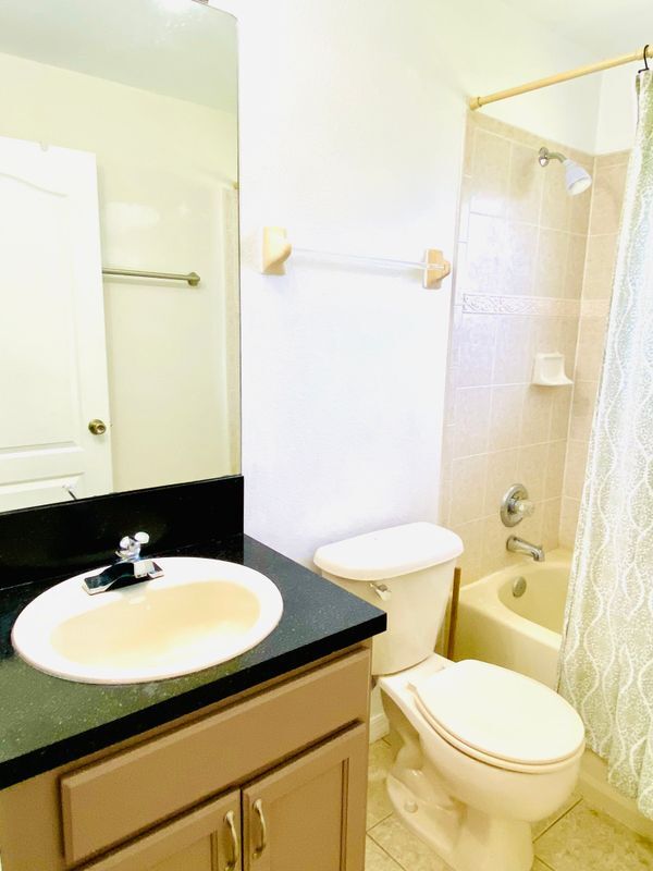 Building Photo - 659 Jaguar Ct