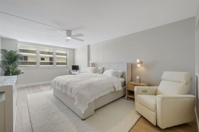 Building Photo - 9511 Collins Ave