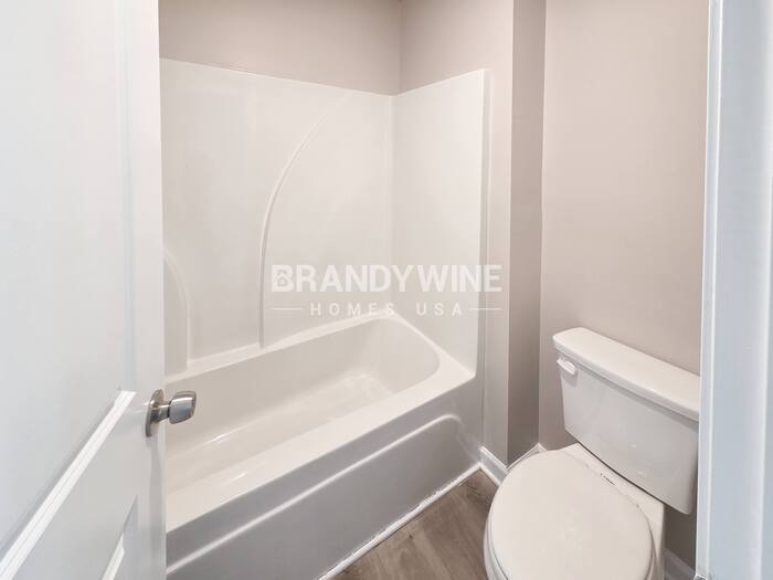 Building Photo - 1116 E Shoreview Rd