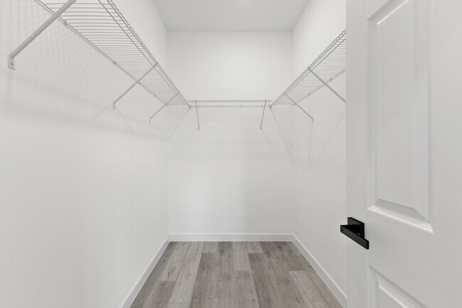 Building Photo - Stylish & Spacious 3 Bedroom Home in Prime Location!