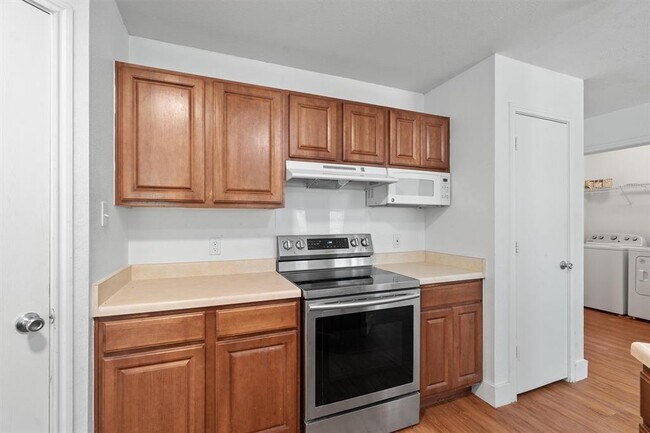 Building Photo - 1015 Glen Meadow Cove