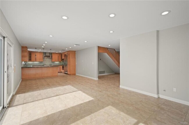 Building Photo - 6215 Hesperia Ave