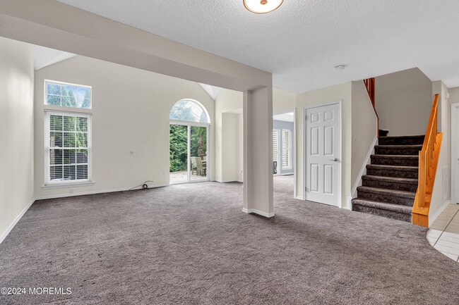 Building Photo - 159 Daisy Dr