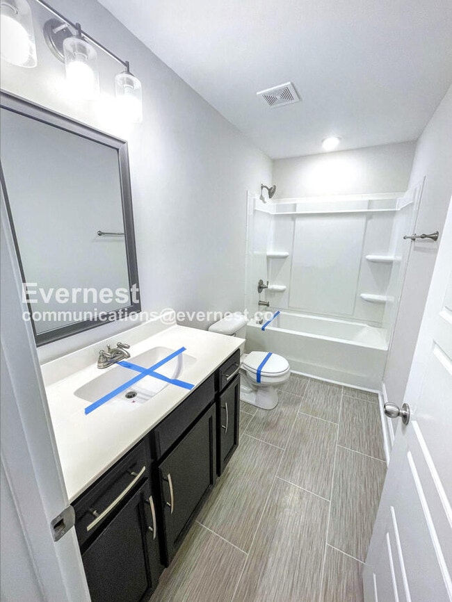 Building Photo - 637 Battery Ct