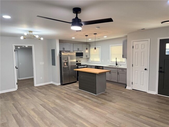 Building Photo - 5136 Jones Rd