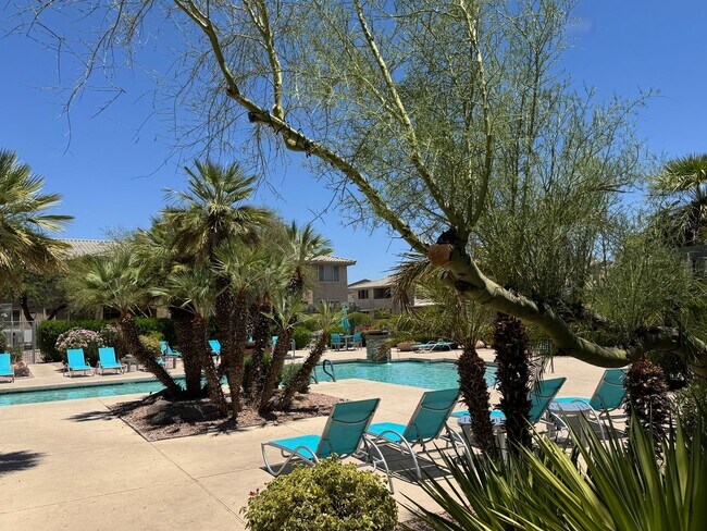 Building Photo - Cozy Condo in Ahwatukee