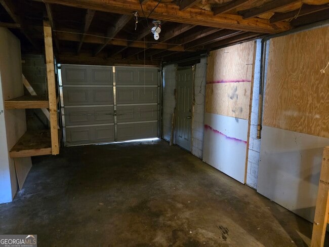Building Photo - 1387 Town Country Dr SE